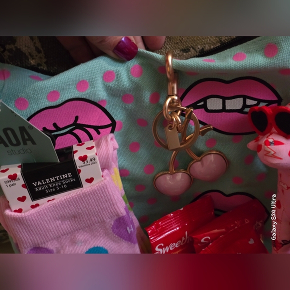 💗Valentine's Packed 7 Piece Gift Bag 💕 - Picture 11 of 12